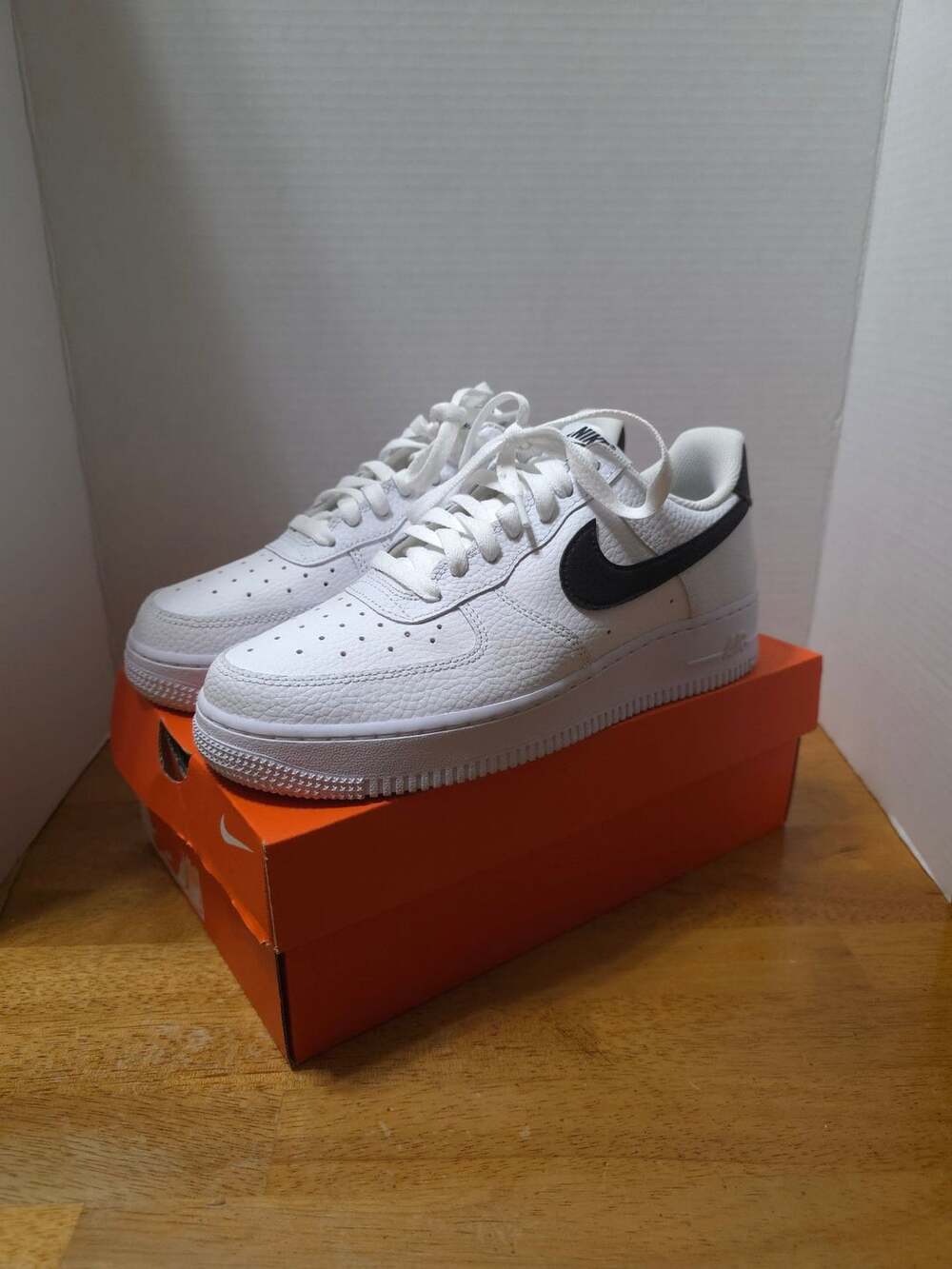 Nike Air Force 1 '07 Pebbled Leather White Black CT2302-100 Sneakers with Box